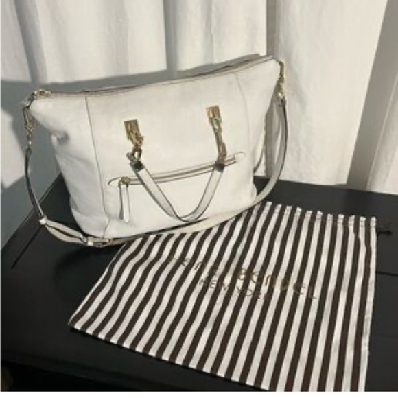 Henri Bendel 100% Pebbled Leather  Shoulder Bag Gold Accents White w HB Dustbag - Picture 3 of 17